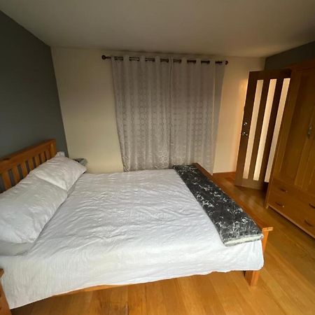 Theldon Apartment Luton  Bagian luar foto