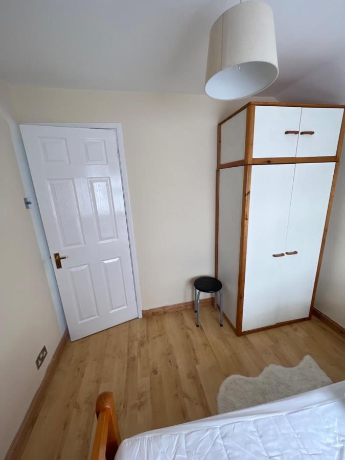 Theldon Apartment Luton  Bagian luar foto