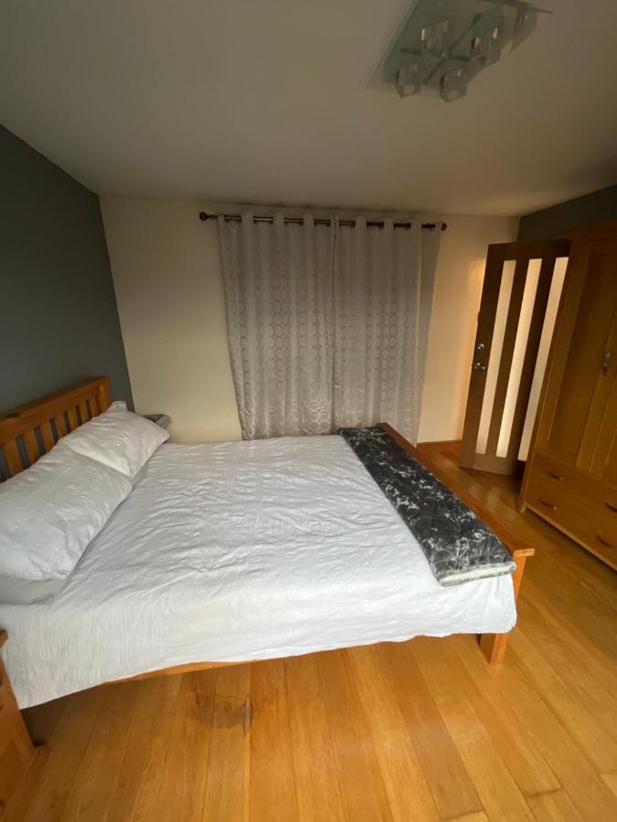 Theldon Apartment Luton  Bagian luar foto